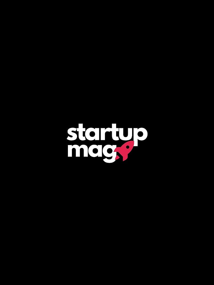 White logo for startupmag by startupmag