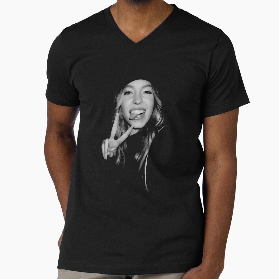 Sydney Sweeney Say Hi by badr09